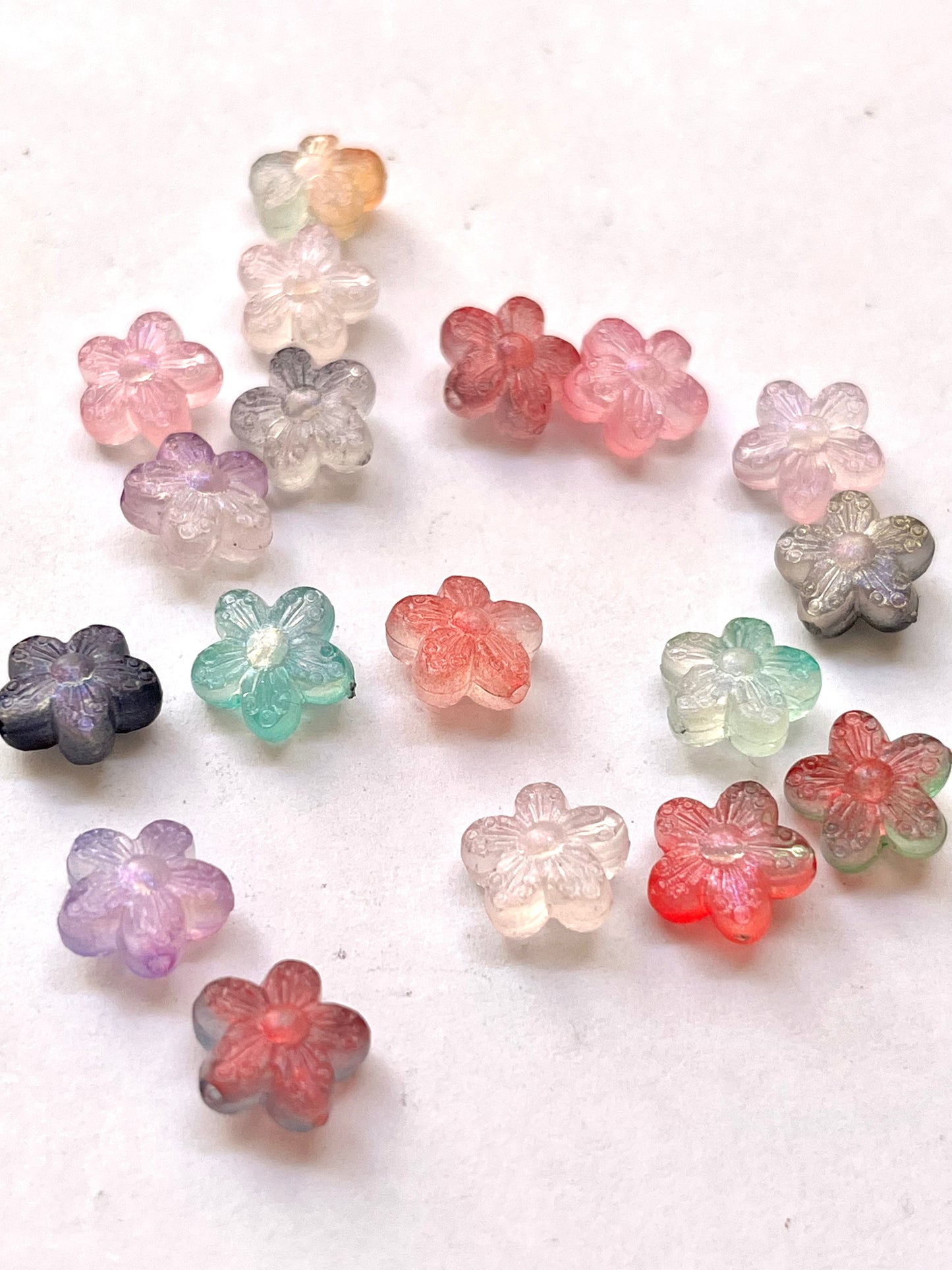 Gradient flower beads