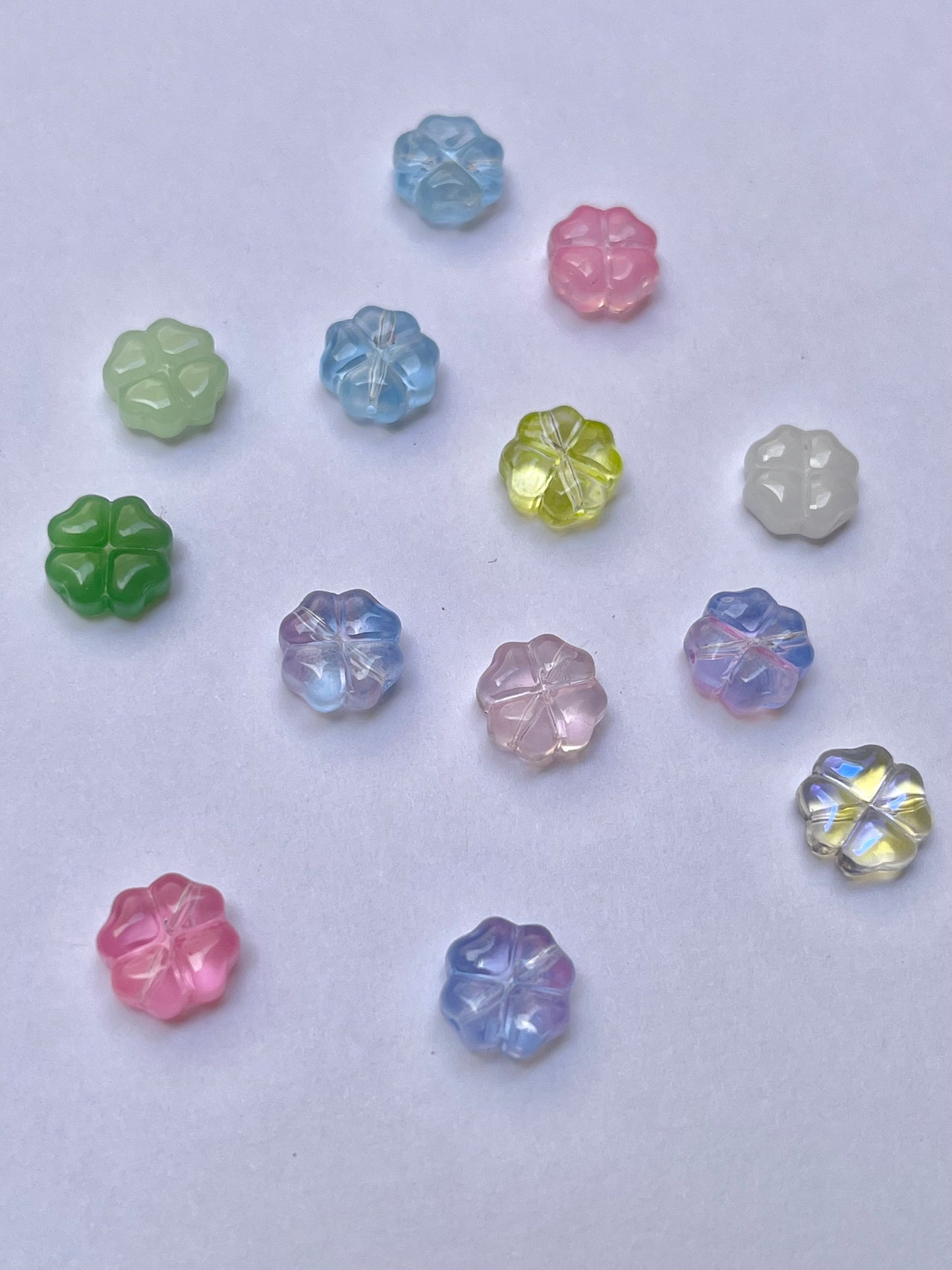 Glass clover beads