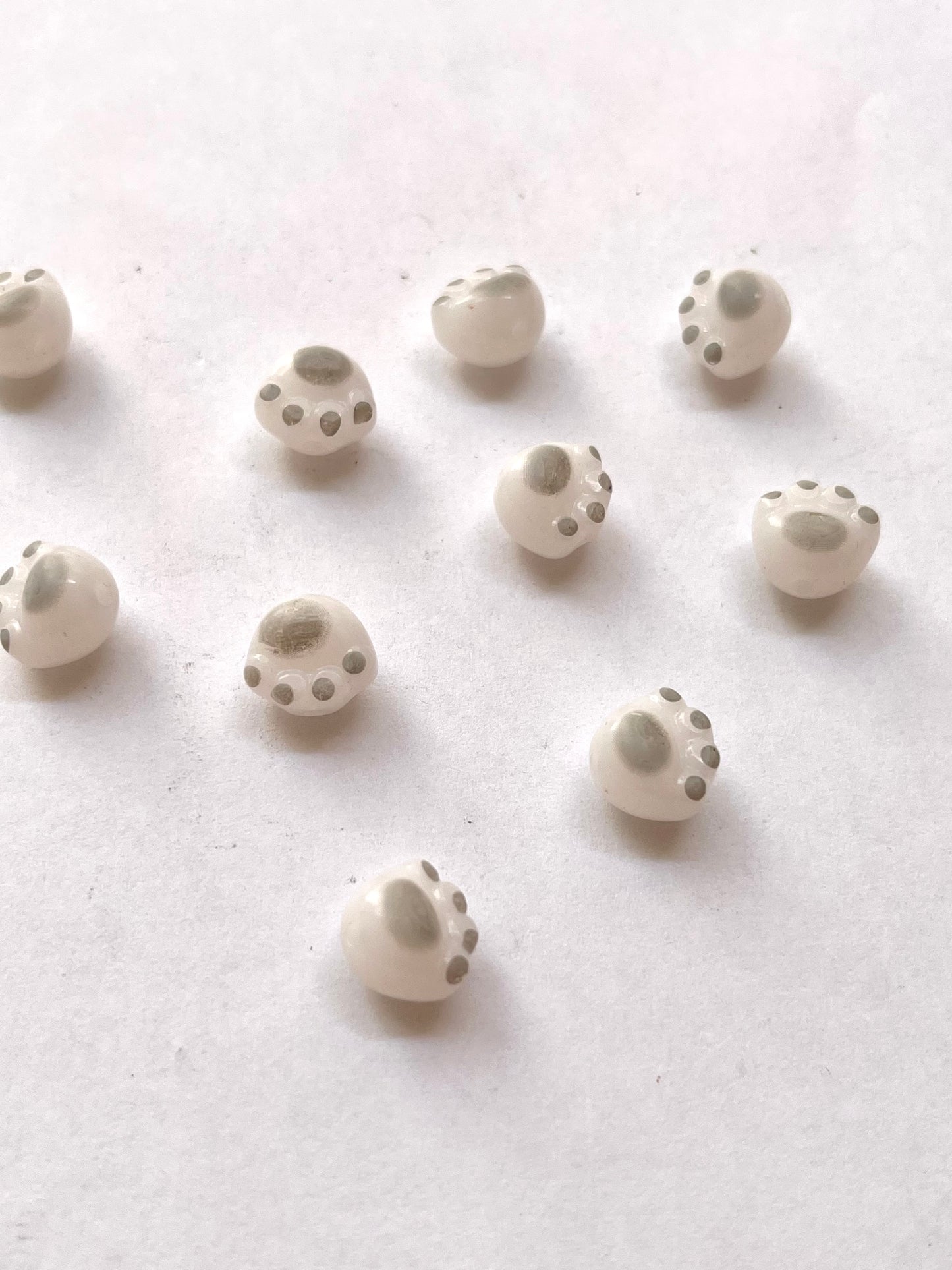 Paw beads