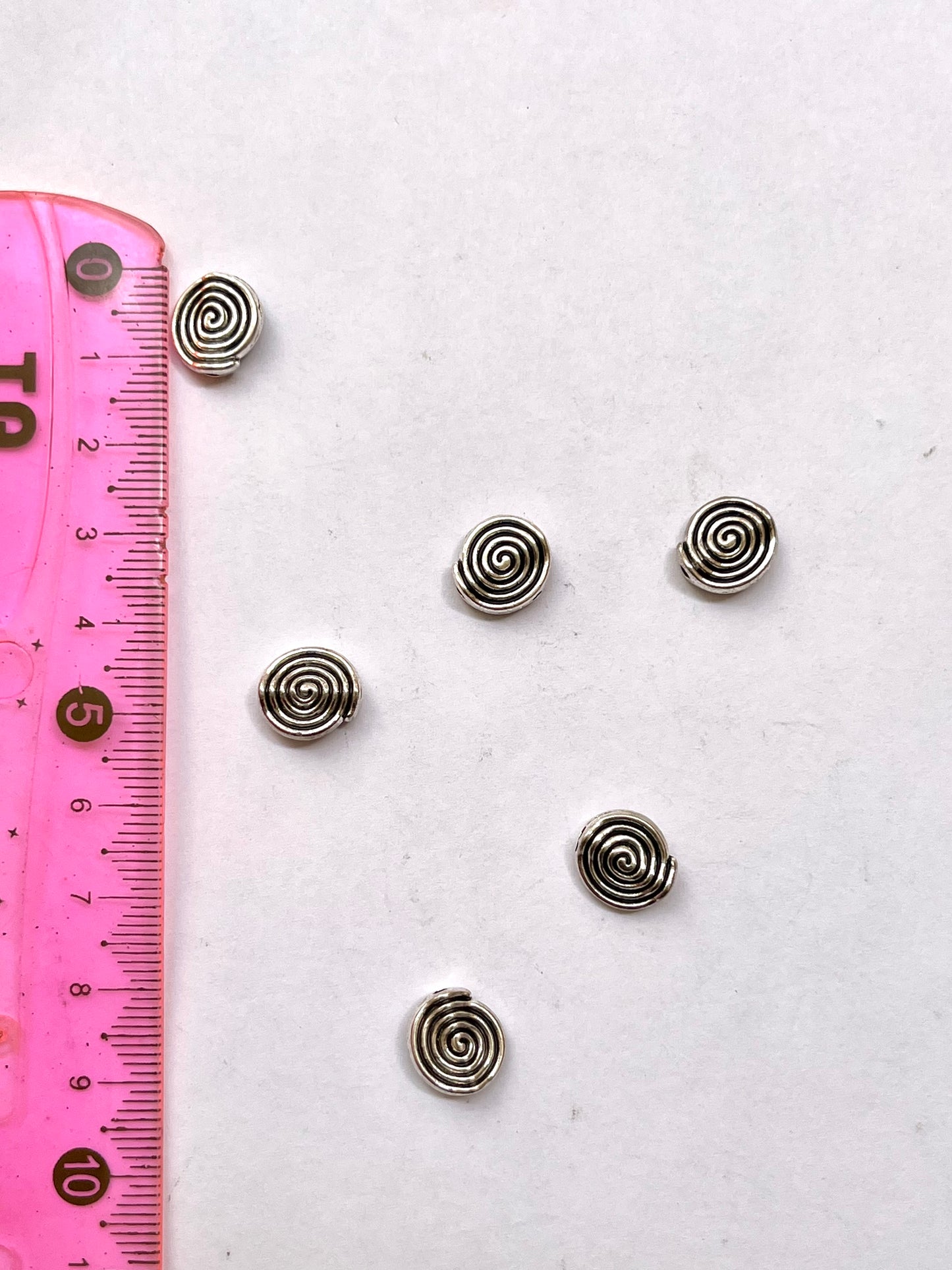 Swirl beads