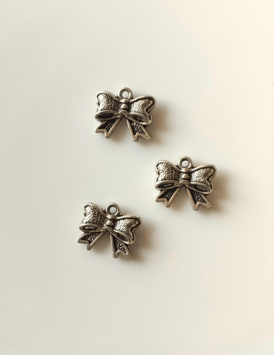 Bow charm